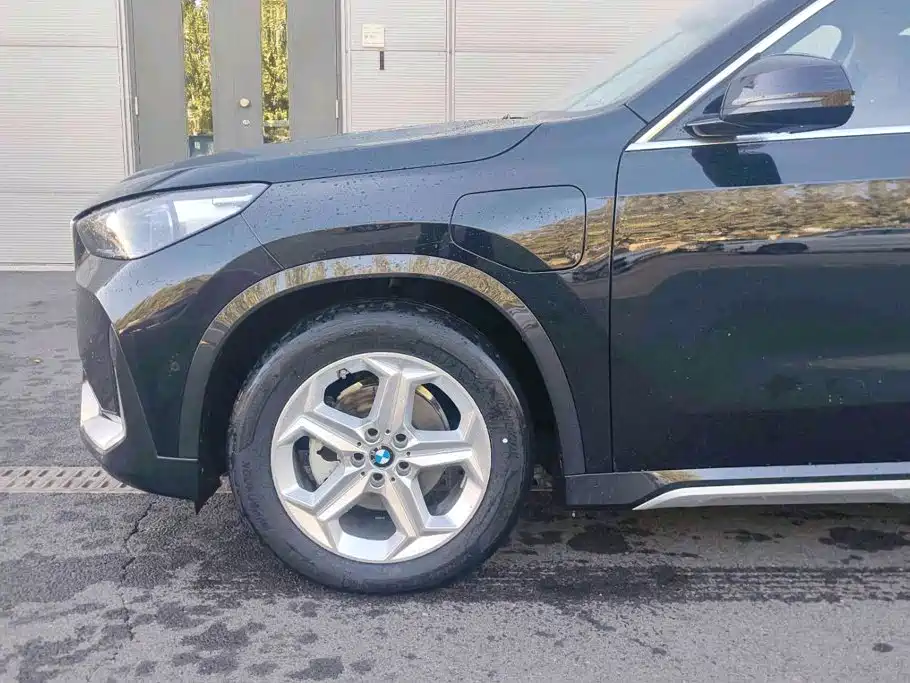 BMW iX1 — миниатюра 14