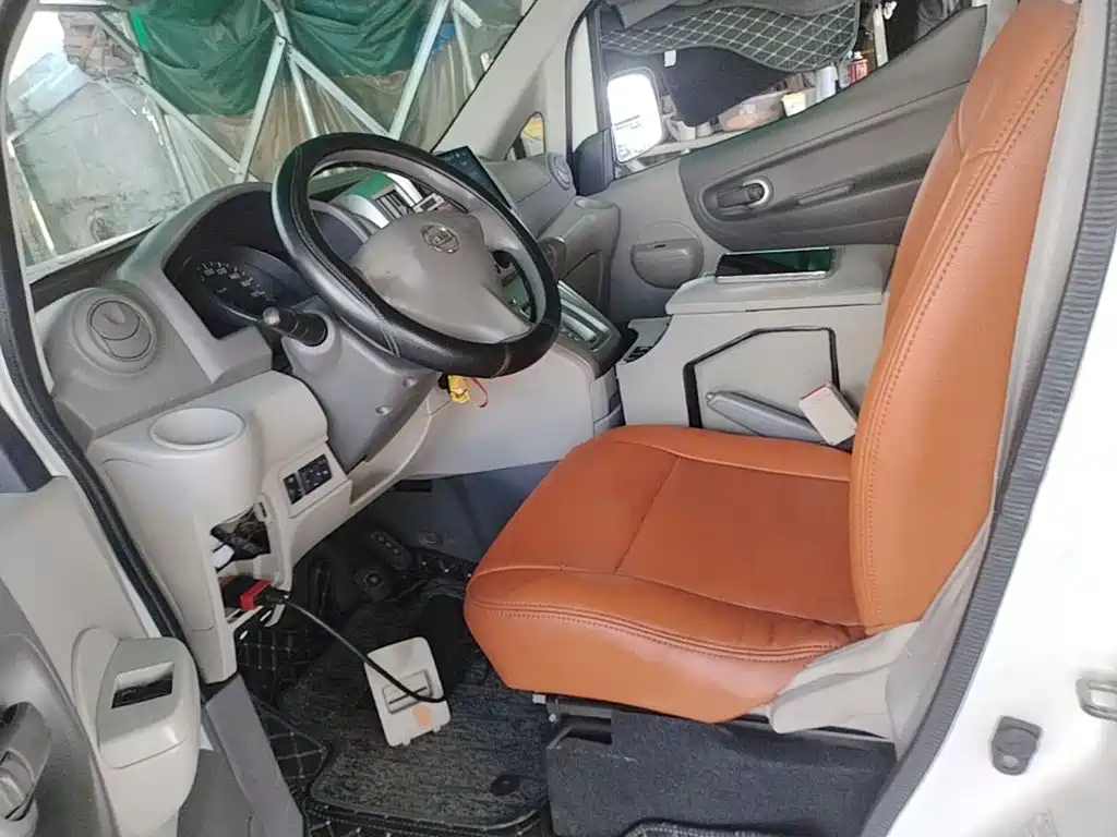 Nissan NV200 — миниатюра 15