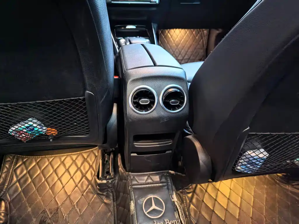 Mercedes-Benz GLB — миниатюра 10