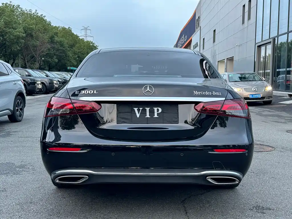 Mercedes-Benz E-Class — миниатюра 19