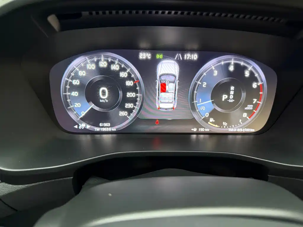 Volvo XC40 — миниатюра 4