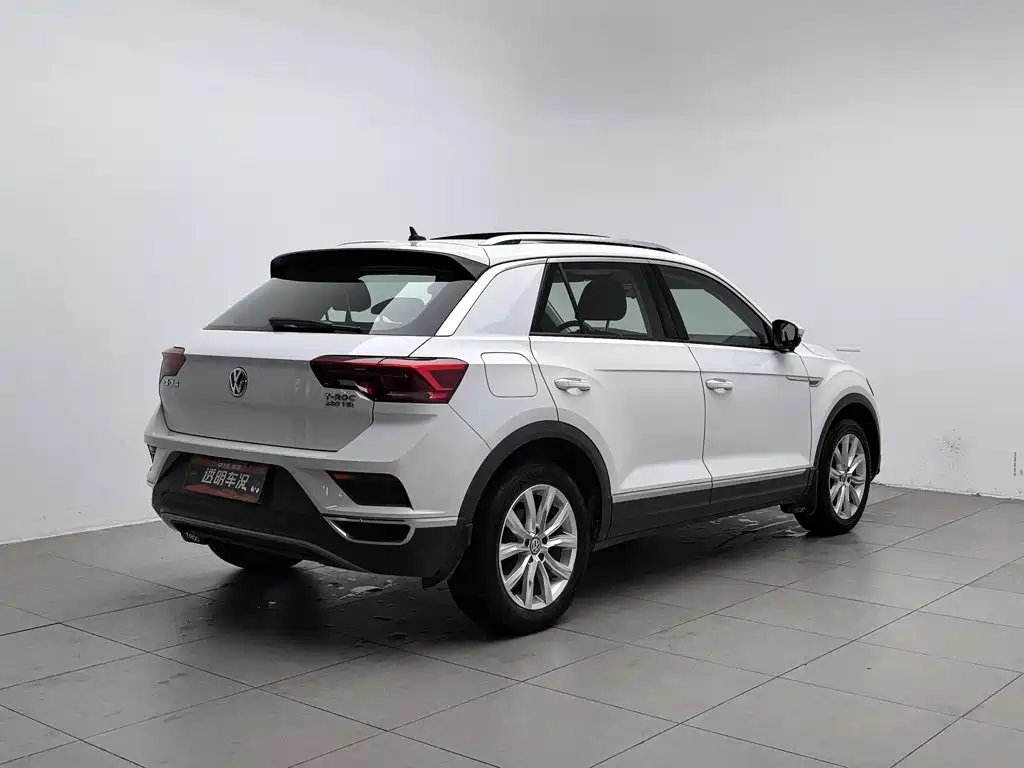 Volkswagen T-Roc — миниатюра 2