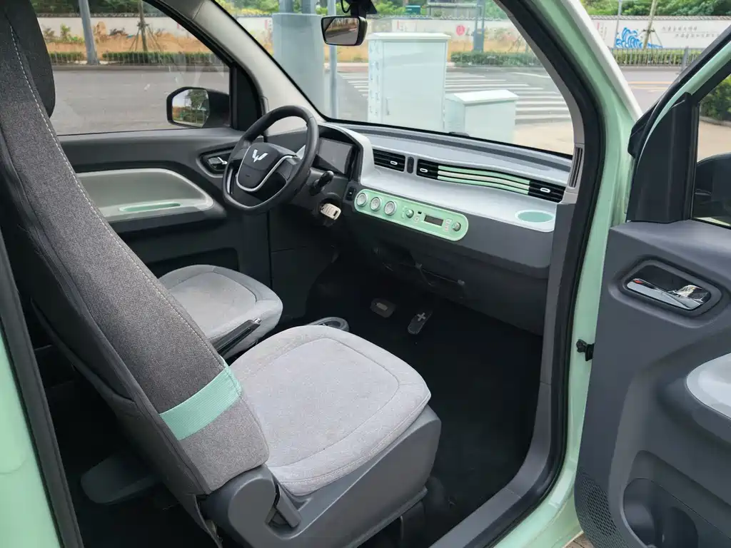 Wuling MINIEV — миниатюра 13