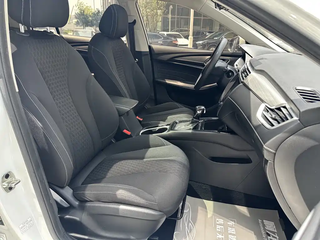 Roewe i5 2020 1.5L AT 4G