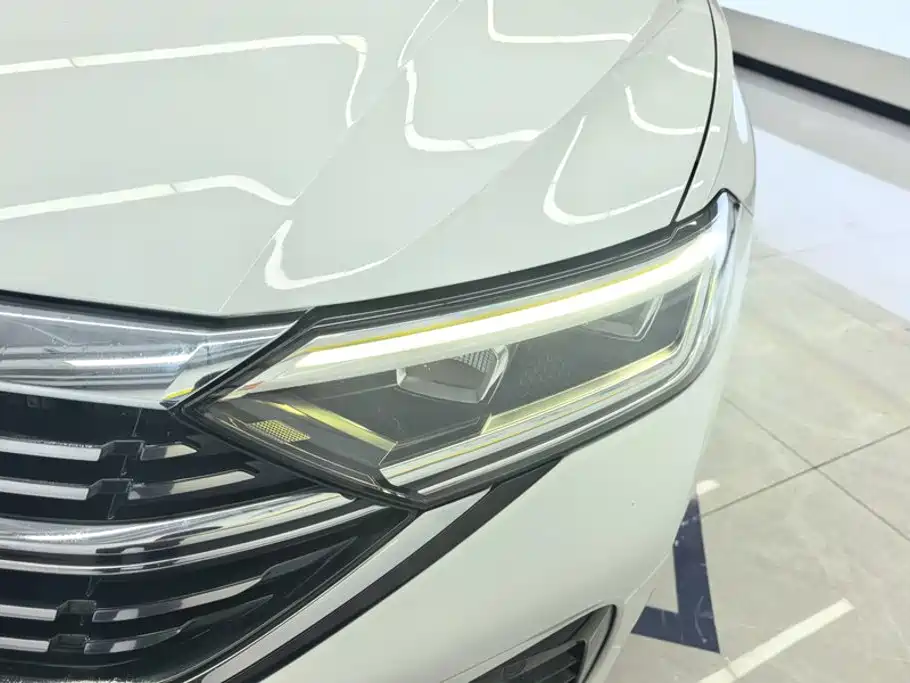 Volkswagen Sagitar — миниатюра 5
