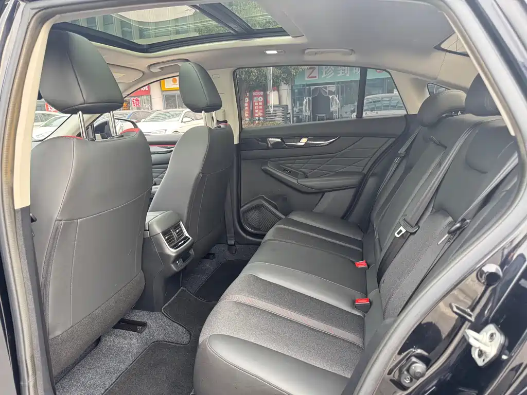 DONGFENG YI HYUN MAX