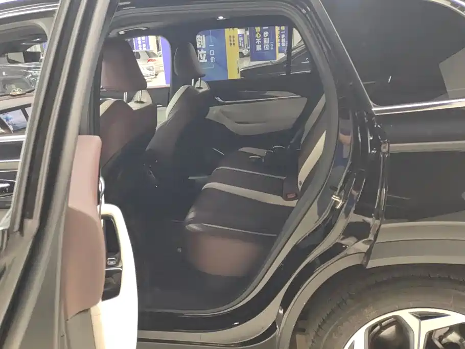 Geely Xingyue L — миниатюра 11