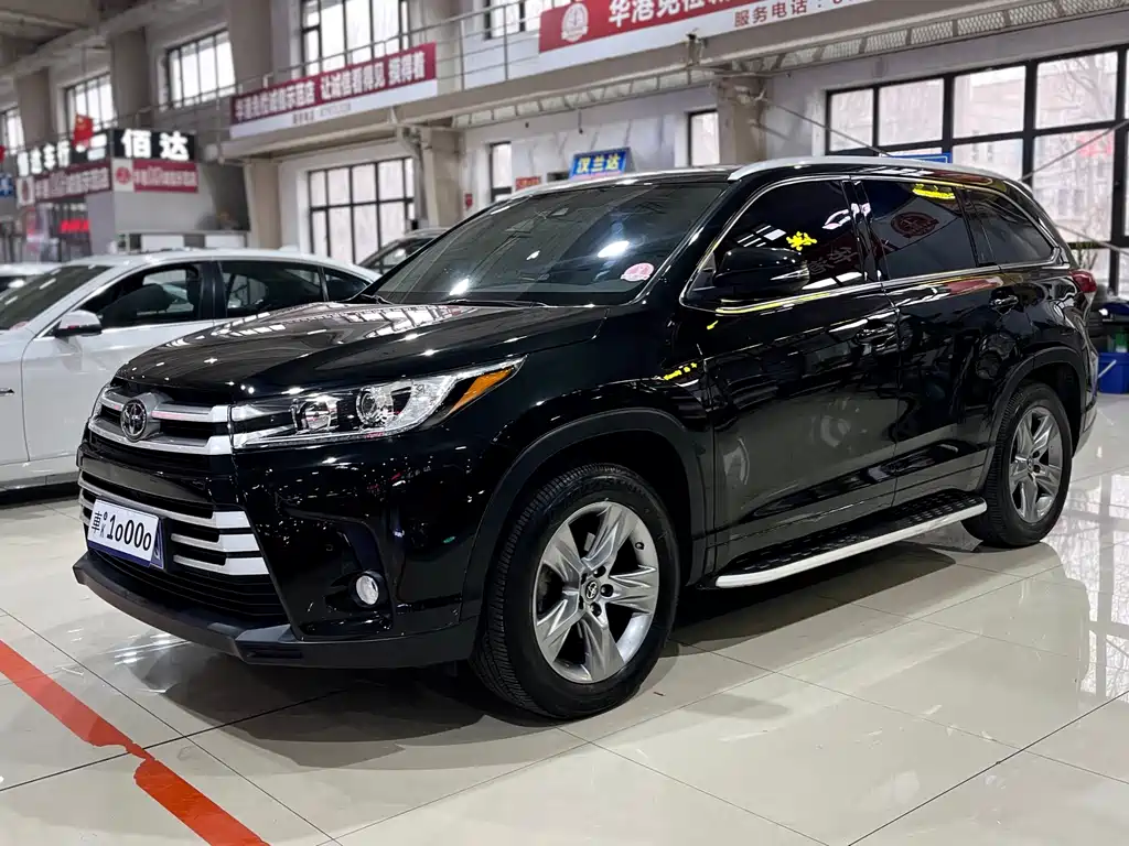 TOYOTA HIGHLANDER