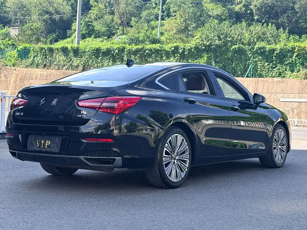 Hongqi Hongqi H5 — миниатюра 4