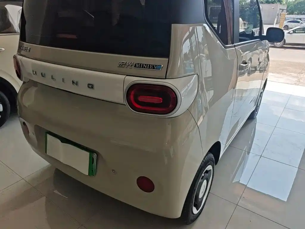 Wuling MINIEV — миниатюра 8