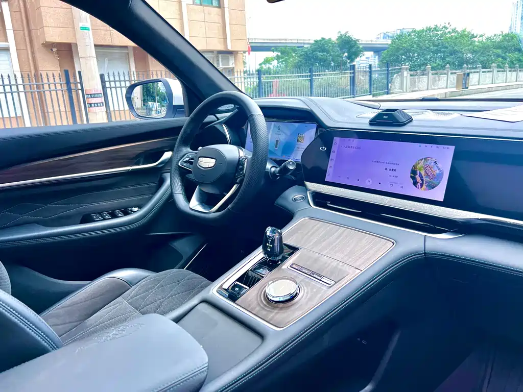 Geely Xingyue L — миниатюра 15