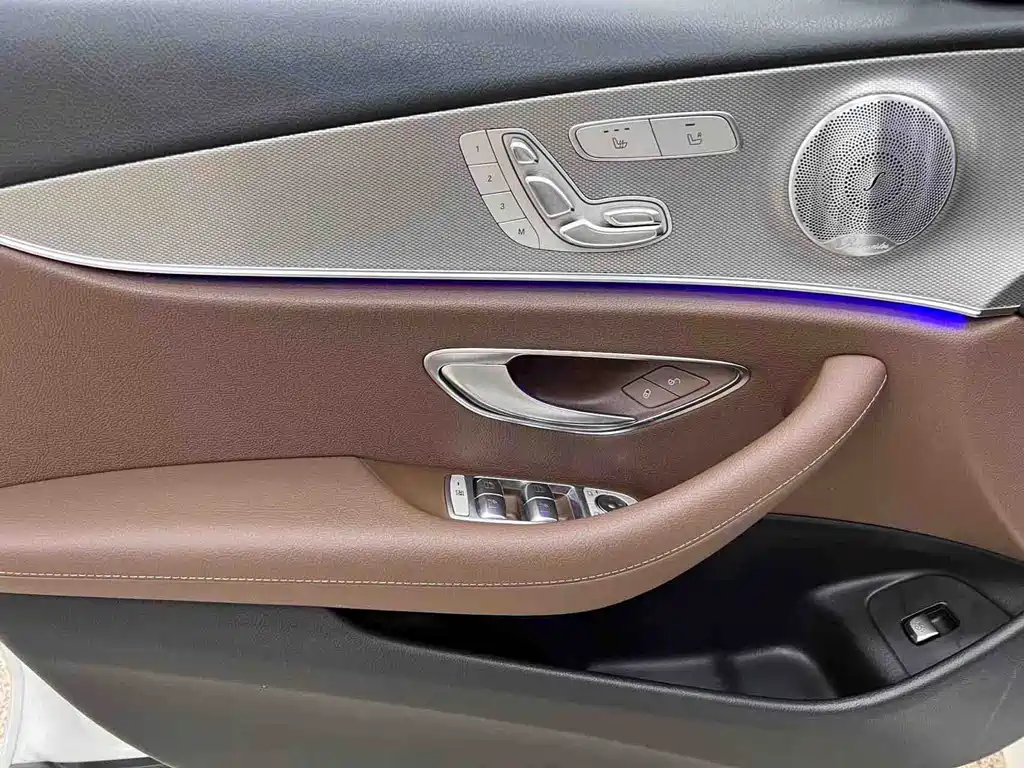 Mercedes-Benz E-Class (Import) — миниатюра 9
