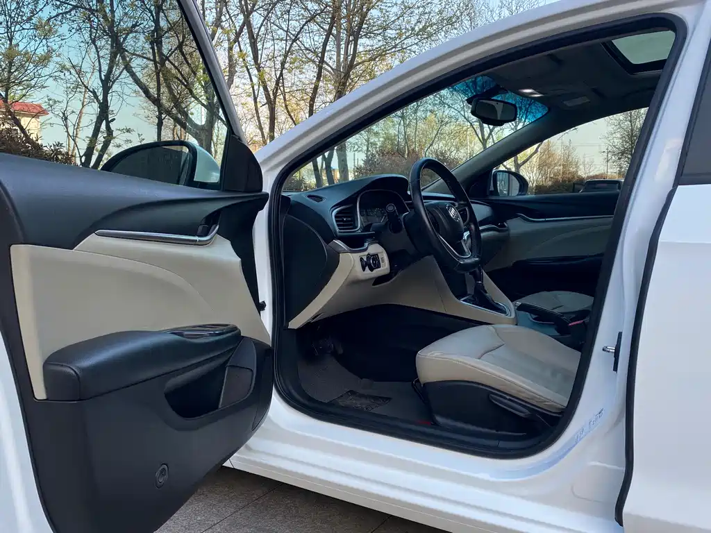 Buick Excelle — миниатюра 8