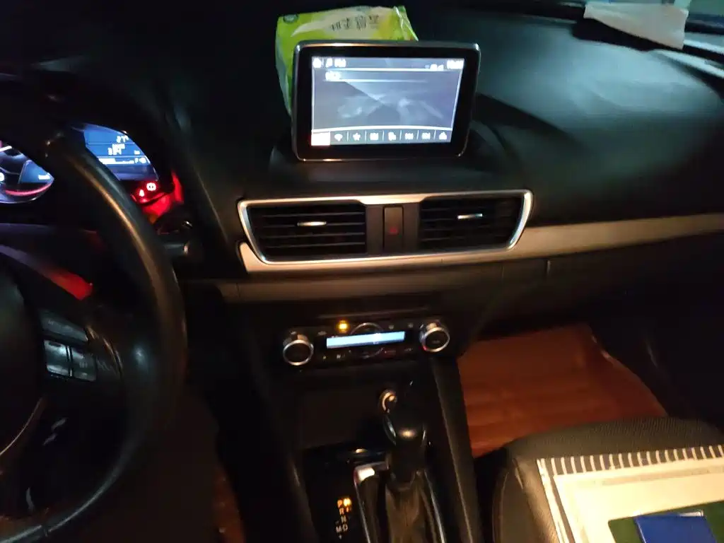 Mazda 3 Axela — миниатюра 14