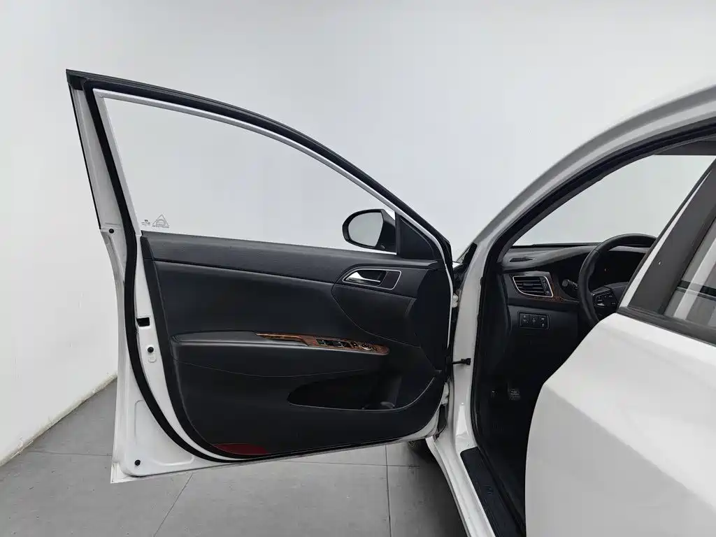 Hyundai Mistra — миниатюра 8