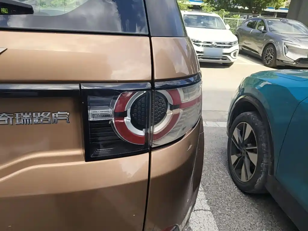 Land Rover Discovery Sport — миниатюра 8
