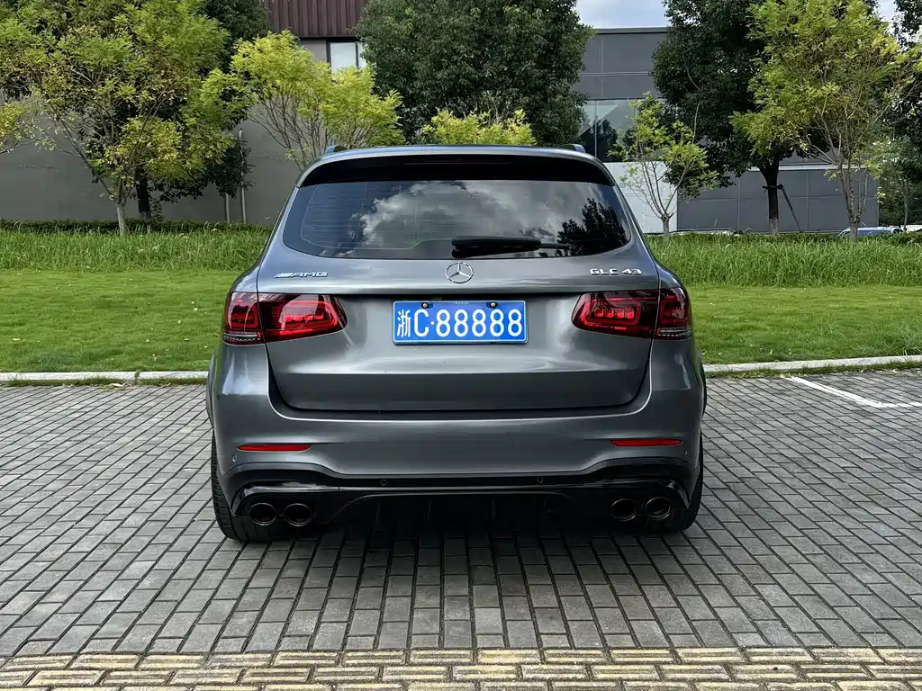 Mercedes-Benz GLC AMG — миниатюра 8
