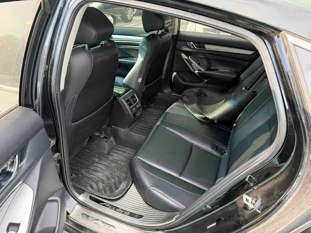 Honda Accord — миниатюра 8