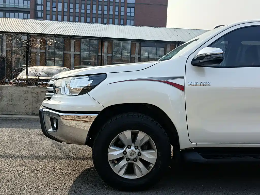 Toyota Hilux 2019 2.7L AT