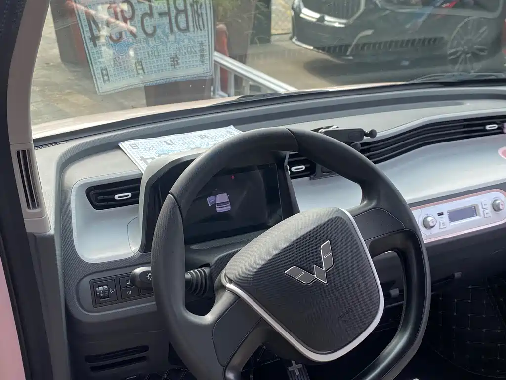 Wuling MINIEV — миниатюра 5