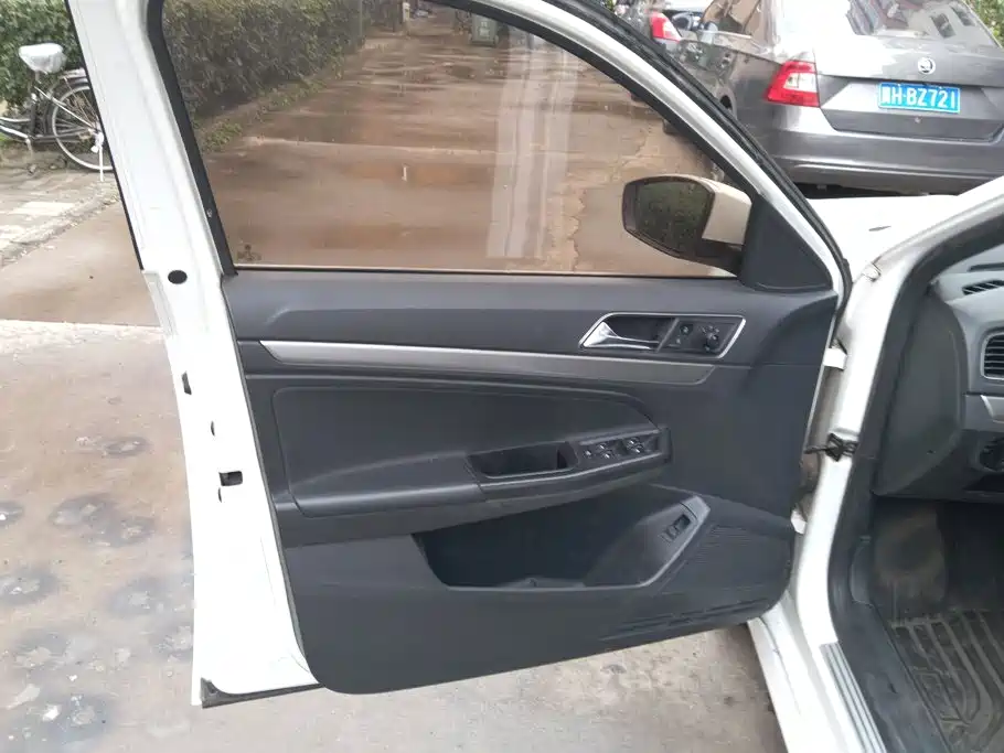 Volkswagen Lavida — миниатюра 7