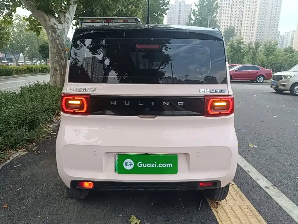 Wuling MINIEV — миниатюра 6