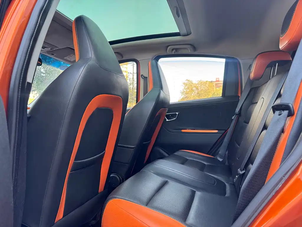 Geely Vision X1 — миниатюра 5