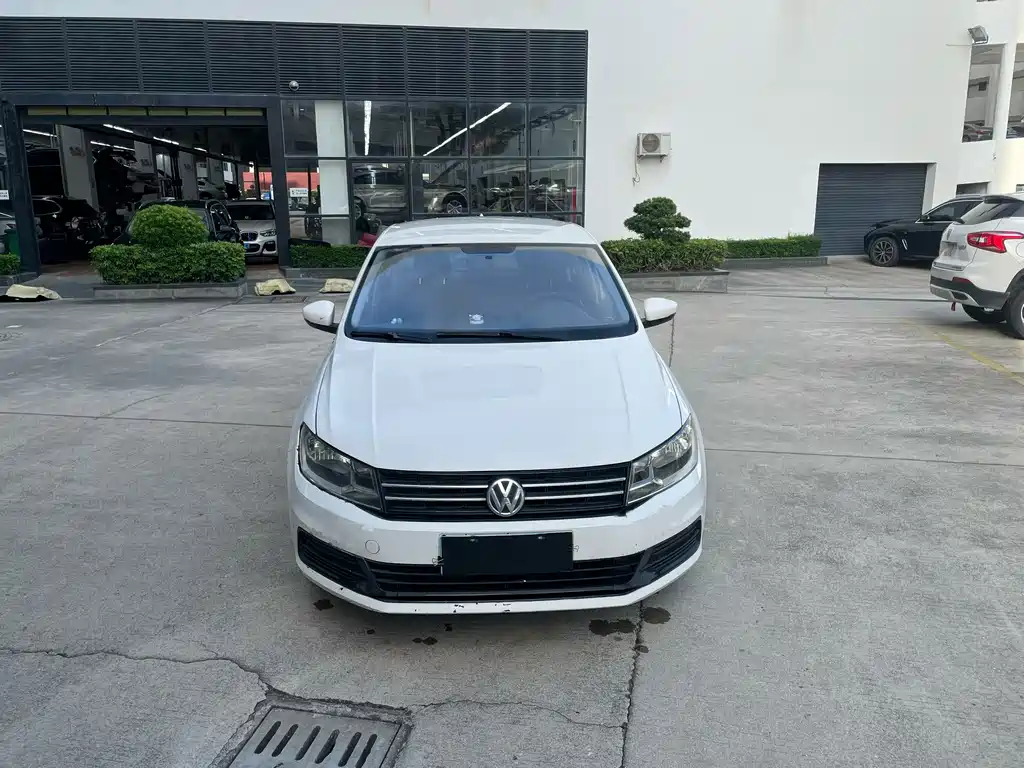 Volkswagen Santana — миниатюра 2