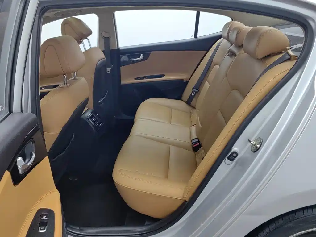 Kia K4 — миниатюра 15