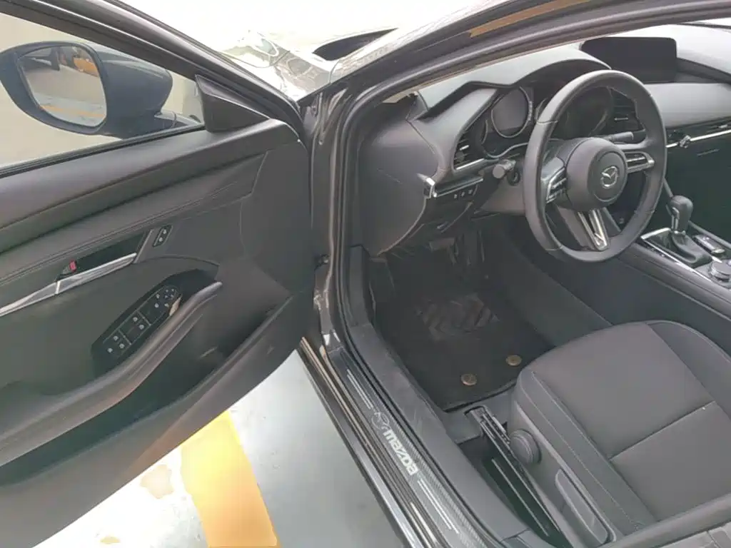 Mazda 3 Axela — миниатюра 16