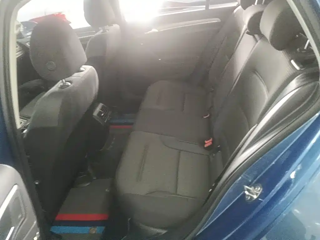 Volkswagen Golf — миниатюра 17