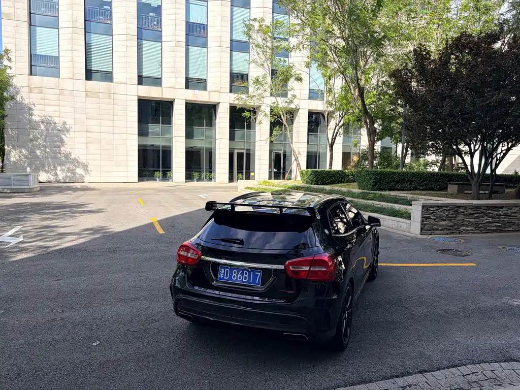 Mercedes-Benz GLA AMG — миниатюра 6