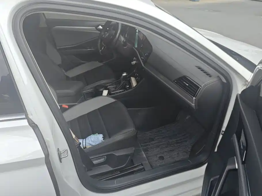 Volkswagen Sagitar — миниатюра 8