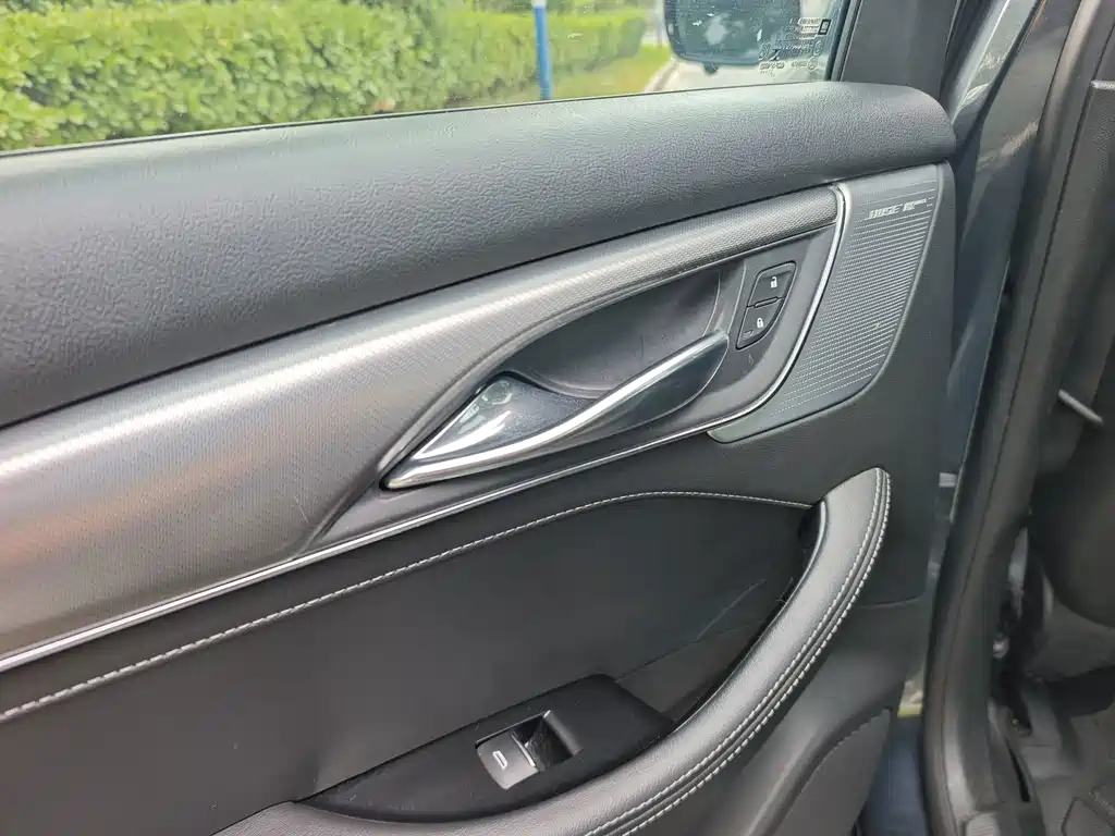 Cadillac CT5 — миниатюра 13