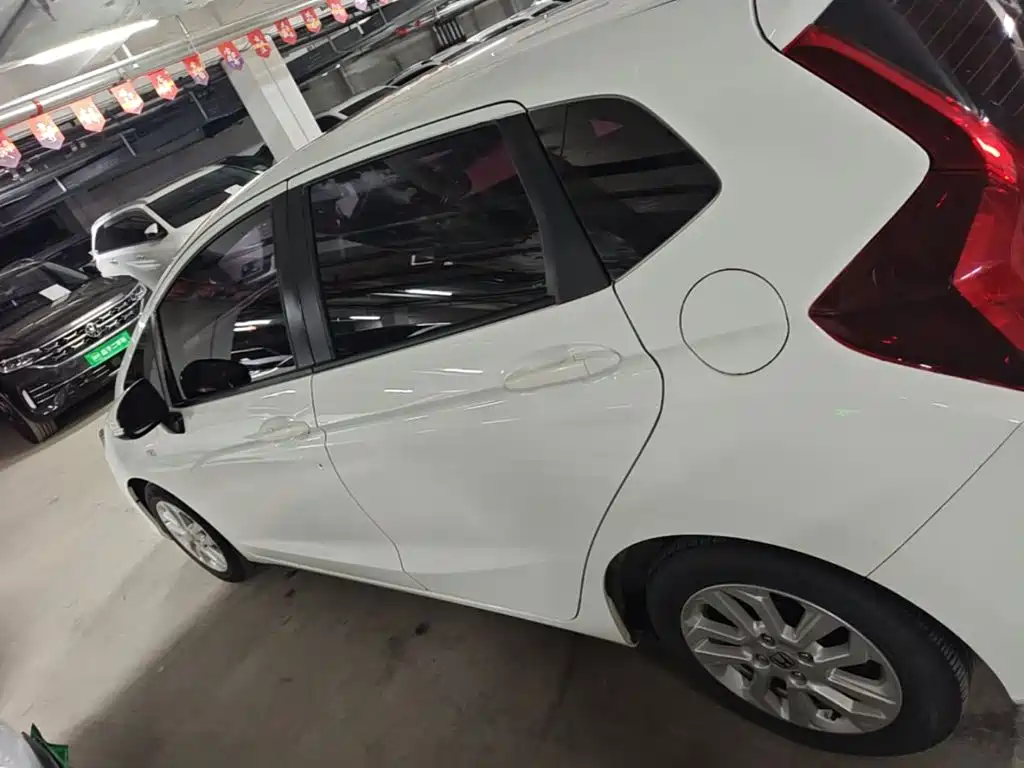 Honda Fit — миниатюра 5