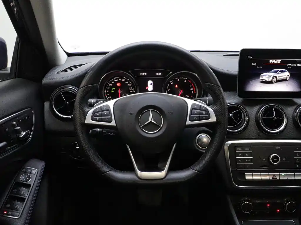 Mercedes-Benz GLA — миниатюра 19