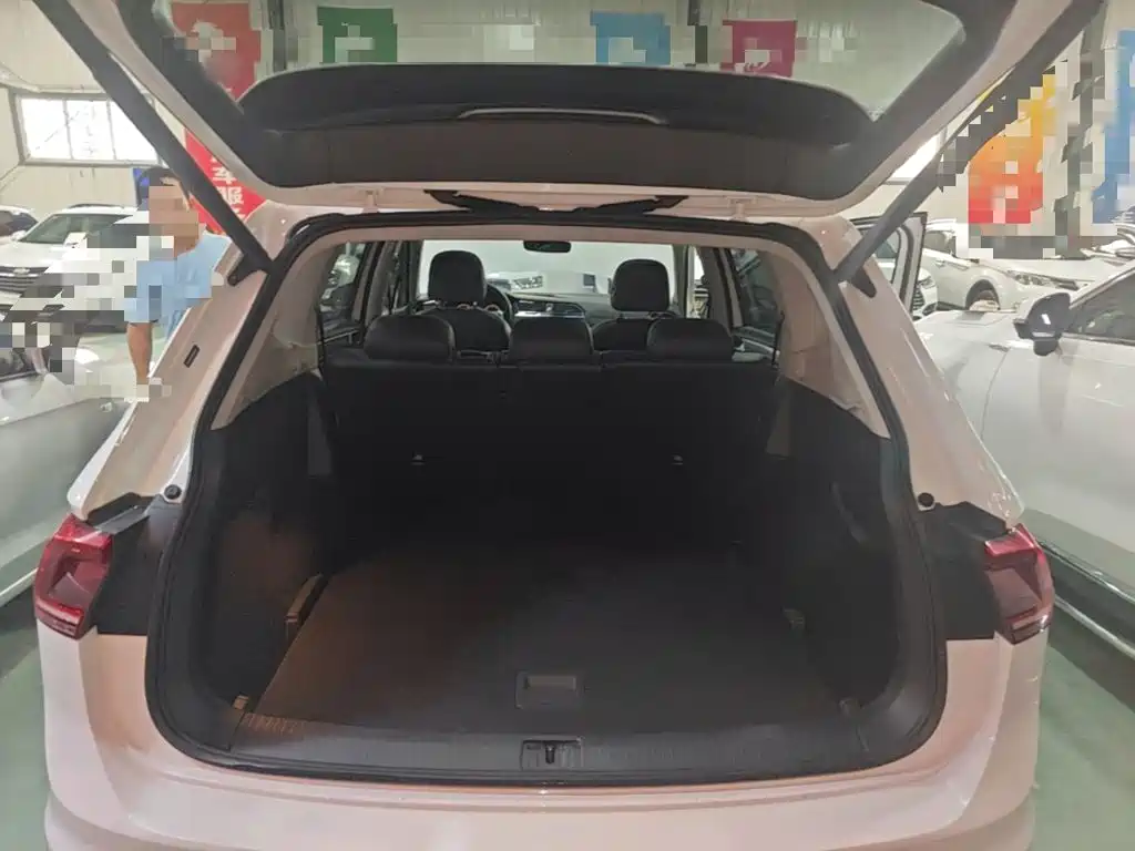 Volkswagen Tiguan L — миниатюра 19