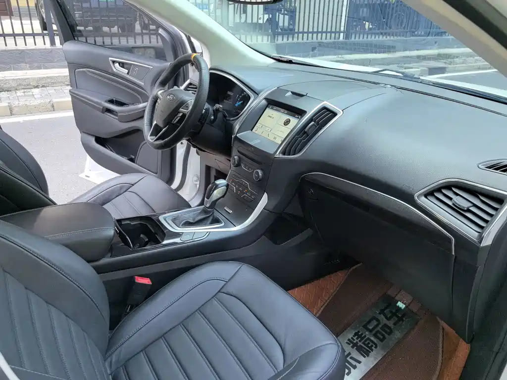 Ford Edge — миниатюра 17