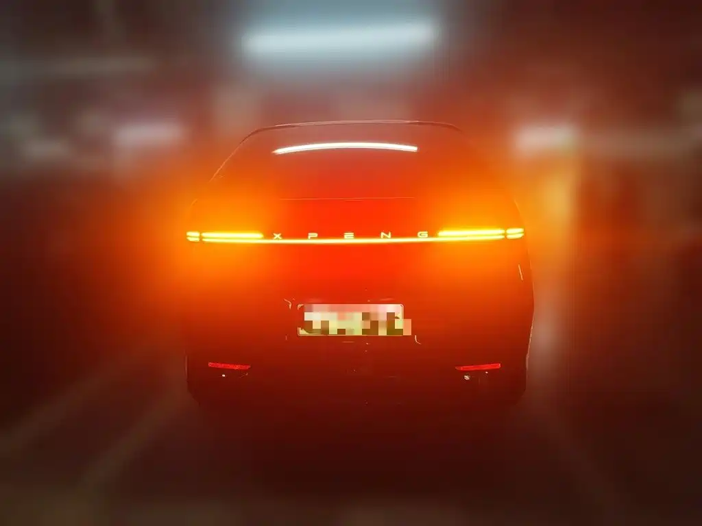XPeng X9 — миниатюра 5