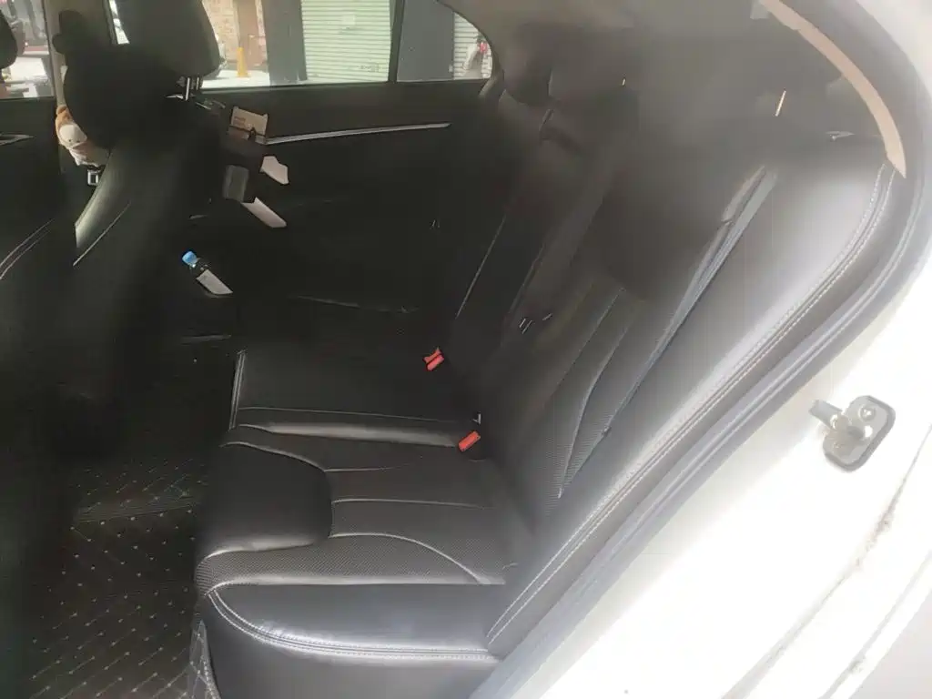 Geely Emgrand — миниатюра 13