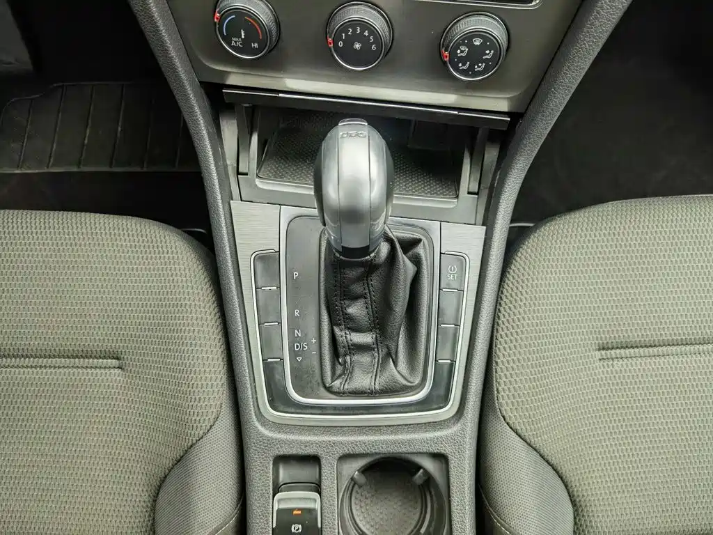 Volkswagen Golf — миниатюра 13
