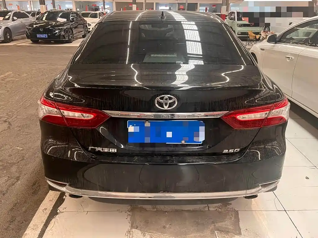 Toyota Camry — миниатюра 8