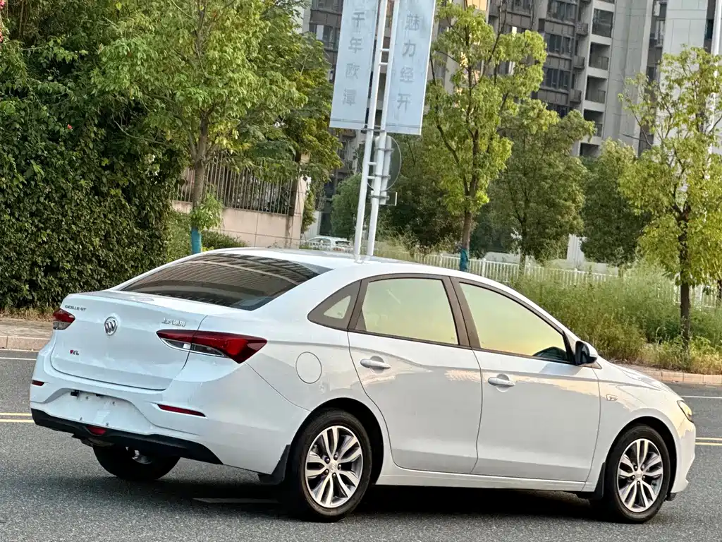 Buick Excelle — миниатюра 6