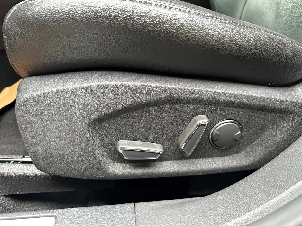 Ford Mondeo — миниатюра 10