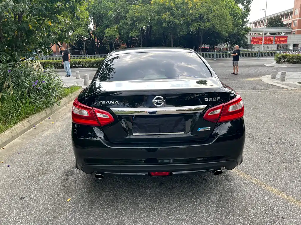 Nissan Teana — миниатюра 6