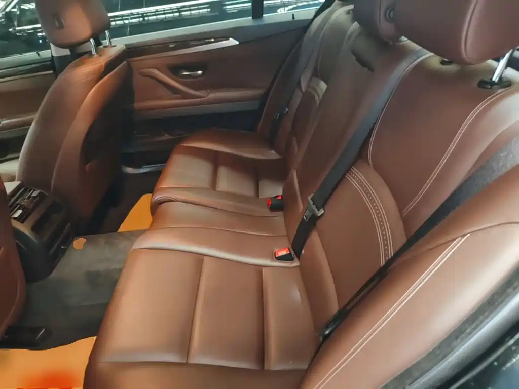 BMW 5 Series — миниатюра 17