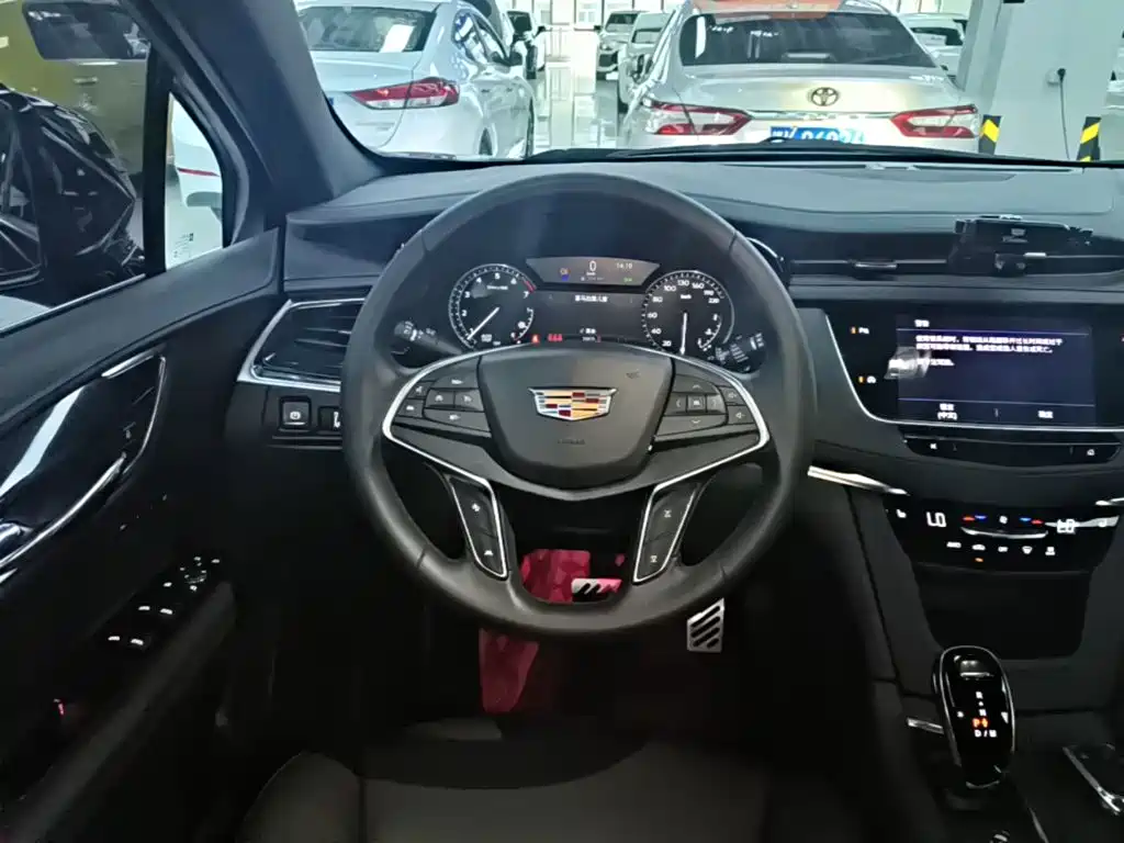 Cadillac XT5 — миниатюра 11
