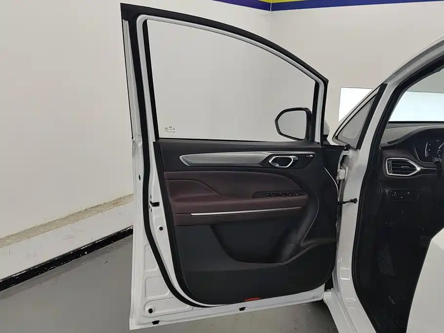 GAC Motor Trumpchi M6 — миниатюра 7