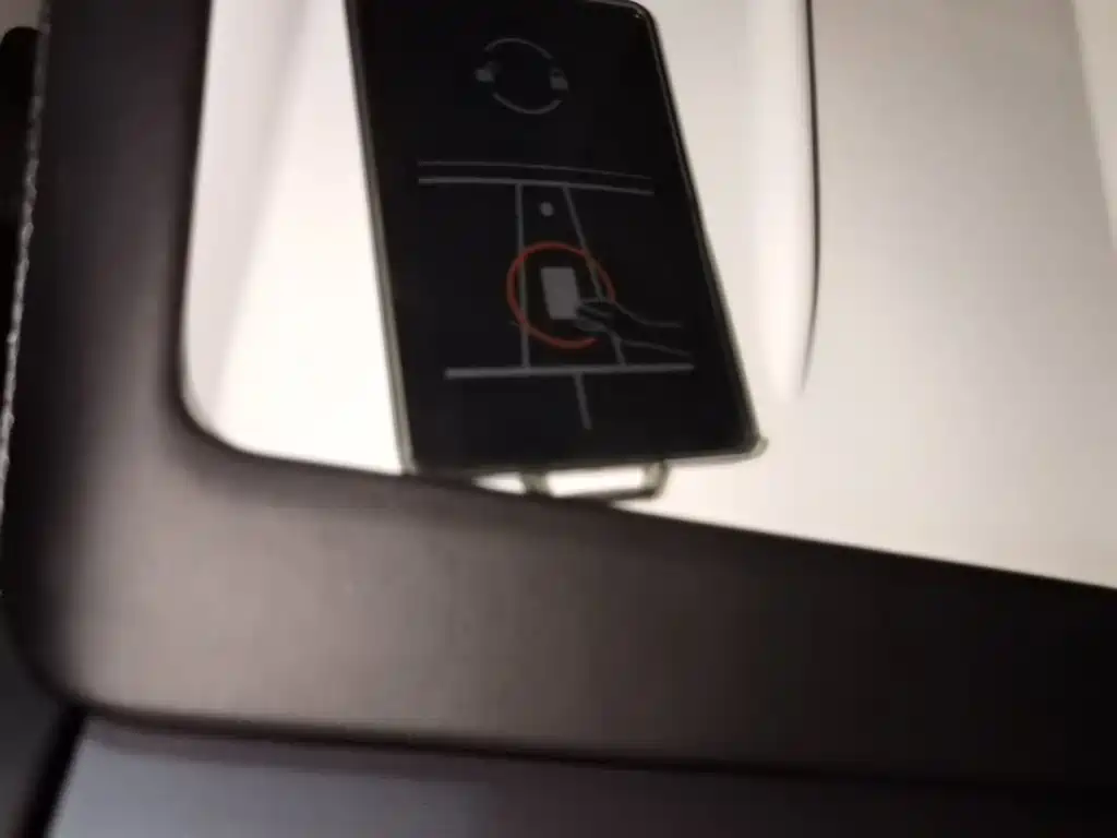 Tesla Model 3 — миниатюра 9
