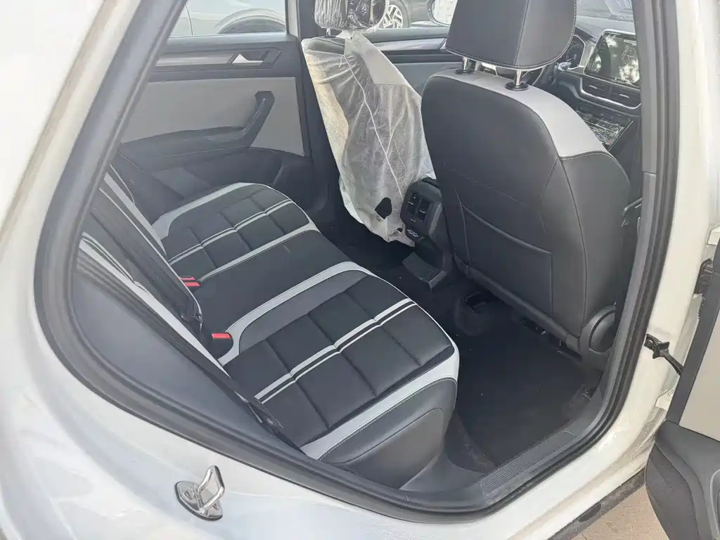 Volkswagen T-Roc 2025 300TSI DSG